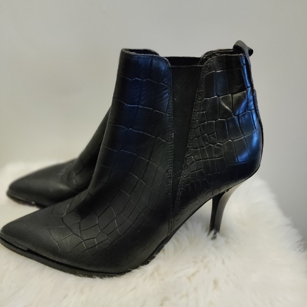Marc Fisher heel boots 6M